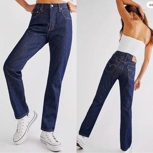 NWT Levi’s 501 Original Fit Straight Leg Jeans Across A Plain Dark Wash 27x29